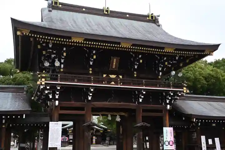 真清田神社の山門・神門
