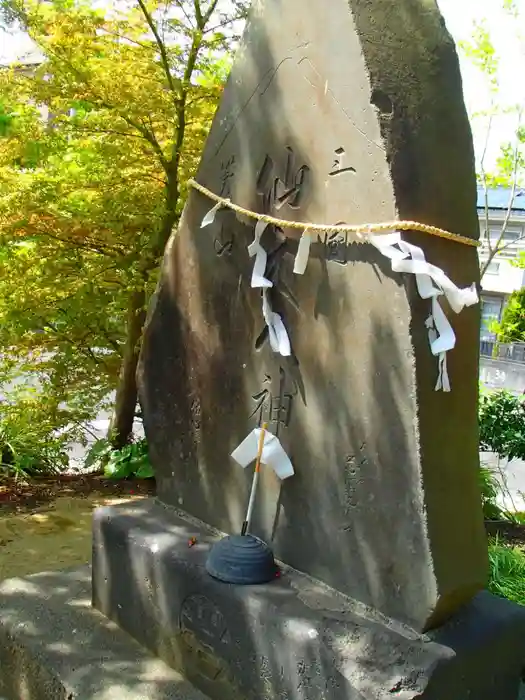 牛島　女體神社の建物その他