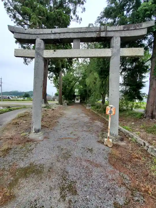 近津神社の鳥居