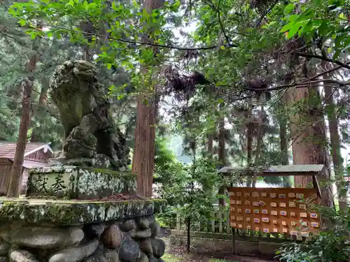 健武山神社の狛犬