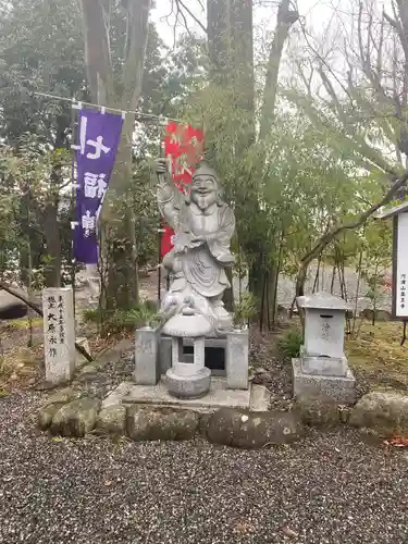 薬王寺の像