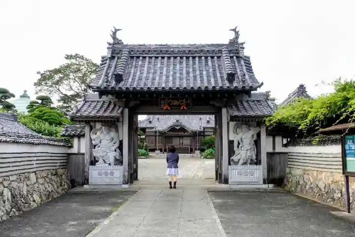 潮音寺の山門・神門
