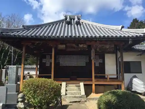 定林寺の本殿