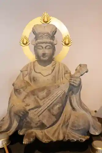 六波羅蜜寺の{uncategorized: "未分類", other: "その他", undefined: "問題あり", building: "その他建物", grave: "お墓", sacred_gate: "鳥居", guardian: "狛犬", statue: "像", buddha: "仏像", history: "歴史", nature: "自然", garden: "庭園", animal: "動物", pagoda: "塔", temizu: "手水舎", mountain_gate: "山門・神門", sanctuary: "本殿・本堂", subordinate: "末社・摂社", art: "芸術", scenery: "景色", jizo: "地蔵", ema: "絵馬", goshuin: "御朱印", omikuji: "おみくじ", items: "授与品その他", amulet: "お守り", goshuincho: "御朱印帳", eats: "食事", festival: "お祭り", votive_dance: "神楽", shichigosan: "七五三参", wedding: "結婚式", experience: "体験その他", initially: "初詣", around: "周辺", anti_infection: "感染症対策"}