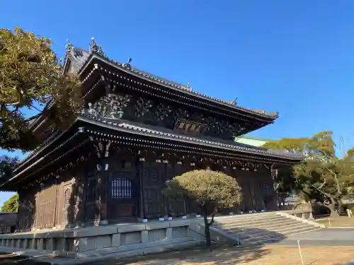 総持寺の{uncategorized: "未分類", other: "その他", undefined: "問題あり", building: "その他建物", grave: "お墓", sacred_gate: "鳥居", guardian: "狛犬", statue: "像", buddha: "仏像", history: "歴史", nature: "自然", garden: "庭園", animal: "動物", pagoda: "塔", temizu: "手水舎", mountain_gate: "山門・神門", sanctuary: "本殿・本堂", subordinate: "末社・摂社", art: "芸術", scenery: "景色", jizo: "地蔵", ema: "絵馬", goshuin: "御朱印", omikuji: "おみくじ", items: "授与品その他", amulet: "お守り", goshuincho: "御朱印帳", eats: "食事", festival: "お祭り", votive_dance: "神楽", shichigosan: "七五三参", wedding: "結婚式", experience: "体験その他", initially: "初詣", around: "周辺", anti_infection: "感染症対策"}