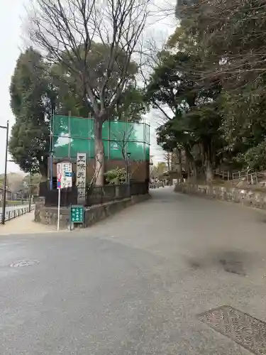 五條天神社の{uncategorized: "未分類", other: "その他", undefined: "問題あり", building: "その他建物", grave: "お墓", sacred_gate: "鳥居", guardian: "狛犬", statue: "像", buddha: "仏像", history: "歴史", nature: "自然", garden: "庭園", animal: "動物", pagoda: "塔", temizu: "手水舎", mountain_gate: "山門・神門", sanctuary: "本殿・本堂", subordinate: "末社・摂社", art: "芸術", scenery: "景色", jizo: "地蔵", ema: "絵馬", goshuin: "御朱印", omikuji: "おみくじ", items: "授与品その他", amulet: "お守り", goshuincho: "御朱印帳", eats: "食事", festival: "お祭り", votive_dance: "神楽", shichigosan: "七五三参", wedding: "結婚式", experience: "体験その他", initially: "初詣", around: "周辺", anti_infection: "感染症対策"}