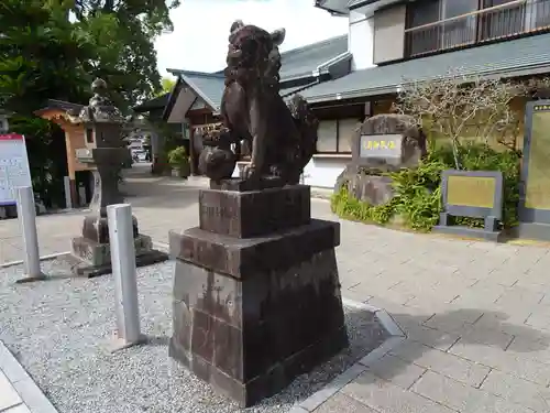 本渡諏訪神社の狛犬