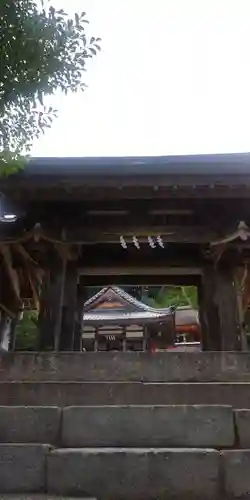 檜尾神社の山門・神門