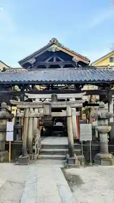 被官稲荷神社の鳥居