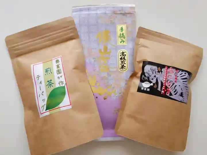 羽黒神社の{uncategorized: "未分類", other: "その他", undefined: "問題あり", building: "その他建物", grave: "お墓", sacred_gate: "鳥居", guardian: "狛犬", statue: "像", buddha: "仏像", history: "歴史", nature: "自然", garden: "庭園", animal: "動物", pagoda: "塔", temizu: "手水舎", mountain_gate: "山門・神門", sanctuary: "本殿・本堂", subordinate: "末社・摂社", art: "芸術", scenery: "景色", jizo: "地蔵", ema: "絵馬", goshuin: "御朱印", omikuji: "おみくじ", items: "授与品その他", amulet: "お守り", goshuincho: "御朱印帳", eats: "食事", festival: "お祭り", votive_dance: "神楽", shichigosan: "七五三参", wedding: "結婚式", experience: "体験その他", initially: "初詣", around: "周辺", anti_infection: "感染症対策"}