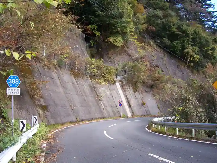 岩瀧不動堂(静岡県)