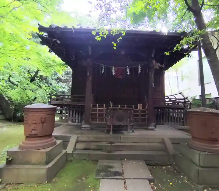 四合稲荷神社の{uncategorized: "未分類", other: "その他", undefined: "問題あり", building: "その他建物", grave: "お墓", sacred_gate: "鳥居", guardian: "狛犬", statue: "像", buddha: "仏像", history: "歴史", nature: "自然", garden: "庭園", animal: "動物", pagoda: "塔", temizu: "手水舎", mountain_gate: "山門・神門", sanctuary: "本殿・本堂", subordinate: "末社・摂社", art: "芸術", scenery: "景色", jizo: "地蔵", ema: "絵馬", goshuin: "御朱印", omikuji: "おみくじ", items: "授与品その他", amulet: "お守り", goshuincho: "御朱印帳", eats: "食事", festival: "お祭り", votive_dance: "神楽", shichigosan: "七五三参", wedding: "結婚式", experience: "体験その他", initially: "初詣", around: "周辺", anti_infection: "感染症対策"}