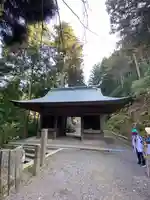 横峰寺の山門・神門