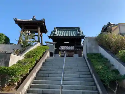 小山御坊照願寺の山門・神門