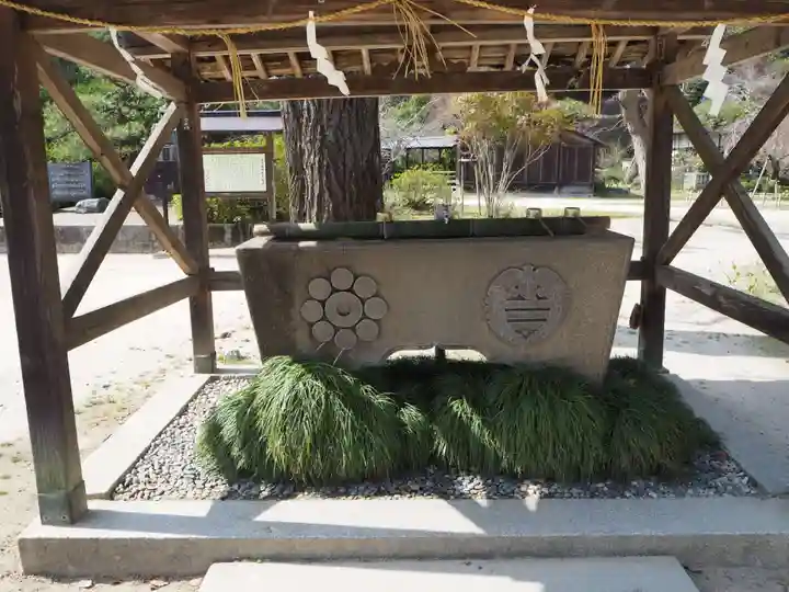 白山比咩神社の手水舎