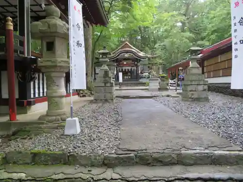 新屋山神社の建物その他