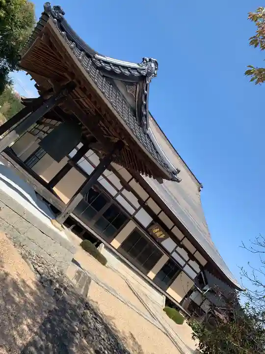 多聞寺の本殿・本堂