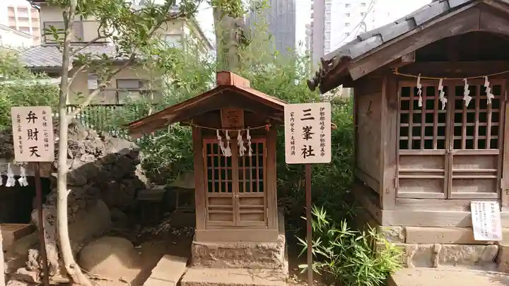 鳩ヶ谷氷川神社の末社・摂社