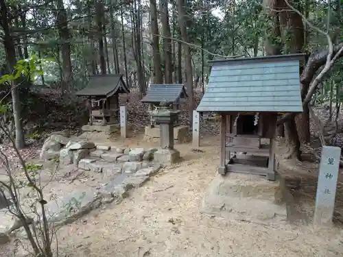 青江神社の末社