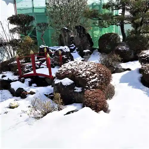 大鏑神社の庭園