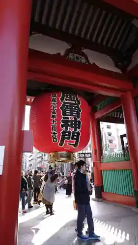 浅草寺の山門