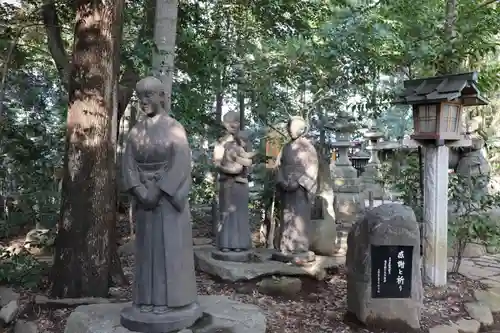 駒木諏訪神社の像