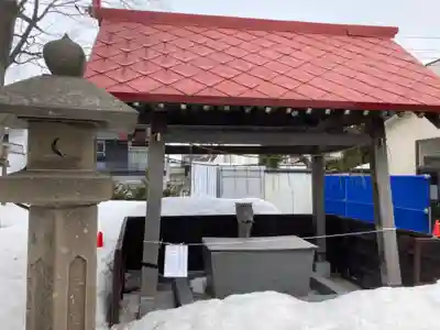 西岡八幡宮の手水舎