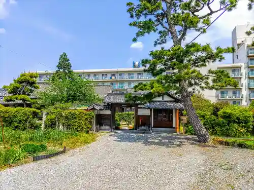 生蓮教会（生蓮庵）の山門・神門