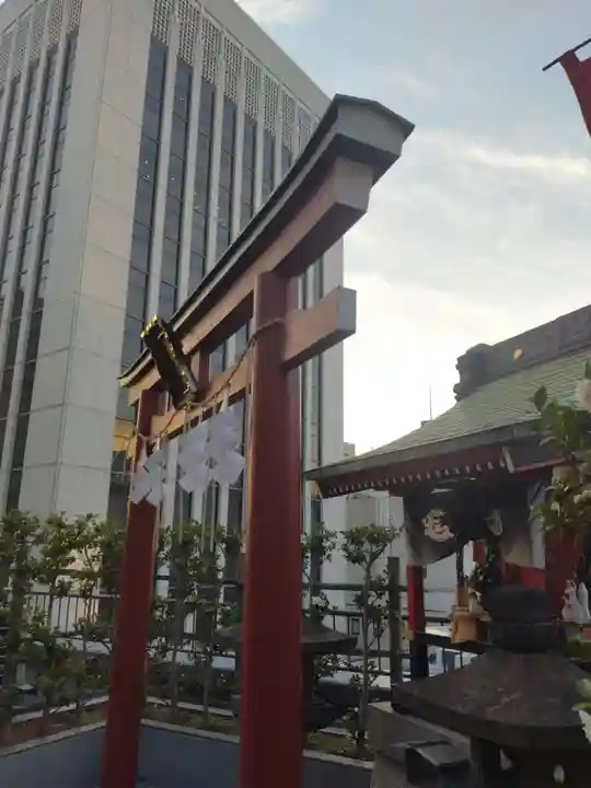 朝日稲荷神社の鳥居