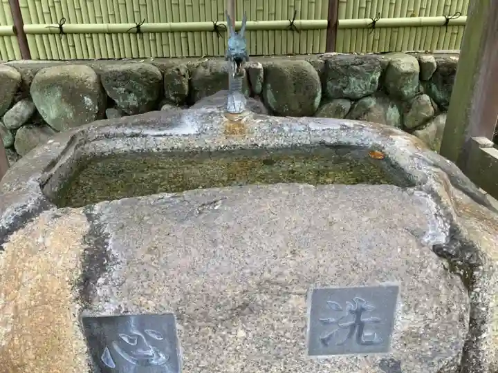 小動神社の手水舎