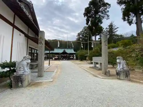 安仁神社の{uncategorized: "未分類", other: "その他", undefined: "問題あり", building: "その他建物", grave: "お墓", sacred_gate: "鳥居", guardian: "狛犬", statue: "像", buddha: "仏像", history: "歴史", nature: "自然", garden: "庭園", animal: "動物", pagoda: "塔", temizu: "手水舎", mountain_gate: "山門・神門", sanctuary: "本殿・本堂", subordinate: "末社・摂社", art: "芸術", scenery: "景色", jizo: "地蔵", ema: "絵馬", goshuin: "御朱印", omikuji: "おみくじ", items: "授与品その他", amulet: "お守り", goshuincho: "御朱印帳", eats: "食事", festival: "お祭り", votive_dance: "神楽", shichigosan: "七五三参", wedding: "結婚式", experience: "体験その他", initially: "初詣", around: "周辺", anti_infection: "感染症対策"}