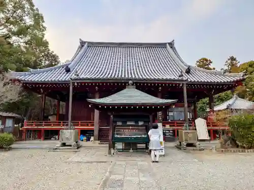 久米寺の本殿・本堂