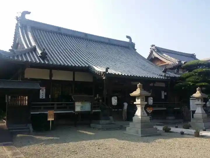 護国寺の本殿・本堂