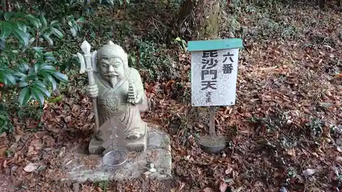 磐裂根裂神社の像