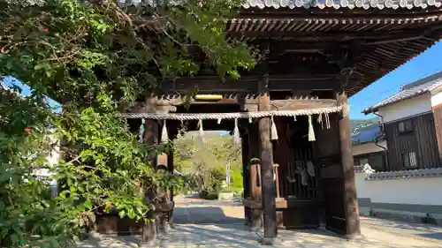 長明寺の山門・神門