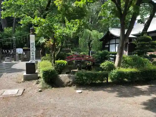 小室浅間神社の庭園