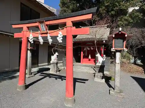 小梳神社の{uncategorized: "未分類", other: "その他", undefined: "問題あり", building: "その他建物", grave: "お墓", sacred_gate: "鳥居", guardian: "狛犬", statue: "像", buddha: "仏像", history: "歴史", nature: "自然", garden: "庭園", animal: "動物", pagoda: "塔", temizu: "手水舎", mountain_gate: "山門・神門", sanctuary: "本殿・本堂", subordinate: "末社・摂社", art: "芸術", scenery: "景色", jizo: "地蔵", ema: "絵馬", goshuin: "御朱印", omikuji: "おみくじ", items: "授与品その他", amulet: "お守り", goshuincho: "御朱印帳", eats: "食事", festival: "お祭り", votive_dance: "神楽", shichigosan: "七五三参", wedding: "結婚式", experience: "体験その他", initially: "初詣", around: "周辺", anti_infection: "感染症対策"}