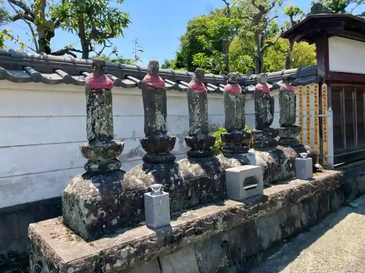 玉寳寺の地蔵