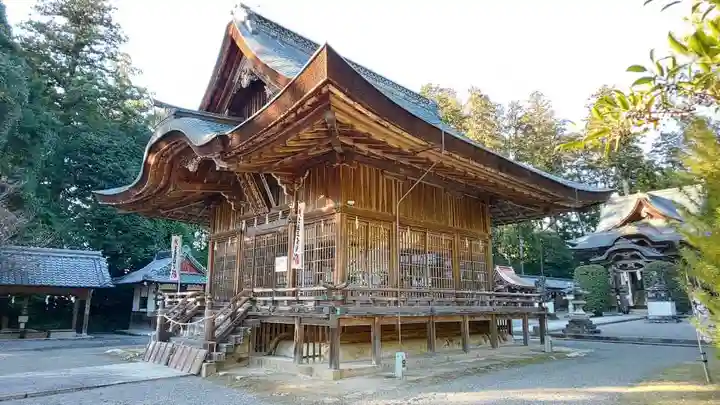 馬見岡綿向神社の本殿・本堂