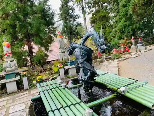 成相寺の手水舎