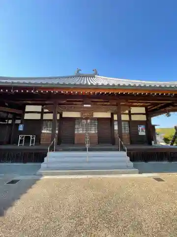 来雲寺の本殿・本堂