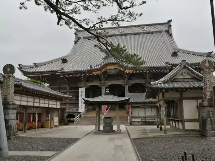 誕生寺の本殿・本堂
