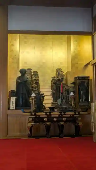 増上寺の{uncategorized: "未分類", other: "その他", undefined: "問題あり", building: "その他建物", grave: "お墓", sacred_gate: "鳥居", guardian: "狛犬", statue: "像", buddha: "仏像", history: "歴史", nature: "自然", garden: "庭園", animal: "動物", pagoda: "塔", temizu: "手水舎", mountain_gate: "山門・神門", sanctuary: "本殿・本堂", subordinate: "末社・摂社", art: "芸術", scenery: "景色", jizo: "地蔵", ema: "絵馬", goshuin: "御朱印", omikuji: "おみくじ", items: "授与品その他", amulet: "お守り", goshuincho: "御朱印帳", eats: "食事", festival: "お祭り", votive_dance: "神楽", shichigosan: "七五三参", wedding: "結婚式", experience: "体験その他", initially: "初詣", around: "周辺", anti_infection: "感染症対策"}