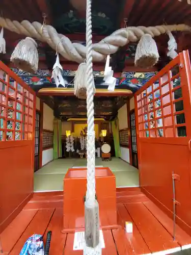 冠稲荷神社の本殿