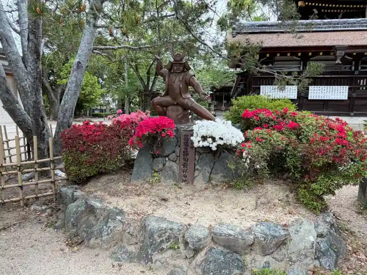 藤森神社の{uncategorized: "未分類", other: "その他", undefined: "問題あり", building: "その他建物", grave: "お墓", sacred_gate: "鳥居", guardian: "狛犬", statue: "像", buddha: "仏像", history: "歴史", nature: "自然", garden: "庭園", animal: "動物", pagoda: "塔", temizu: "手水舎", mountain_gate: "山門・神門", sanctuary: "本殿・本堂", subordinate: "末社・摂社", art: "芸術", scenery: "景色", jizo: "地蔵", ema: "絵馬", goshuin: "御朱印", omikuji: "おみくじ", items: "授与品その他", amulet: "お守り", goshuincho: "御朱印帳", eats: "食事", festival: "お祭り", votive_dance: "神楽", shichigosan: "七五三参", wedding: "結婚式", experience: "体験その他", initially: "初詣", around: "周辺", anti_infection: "感染症対策"}