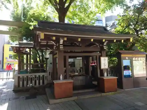 鳥越神社の手水舎