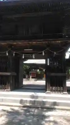 伊美別宮社の山門・神門