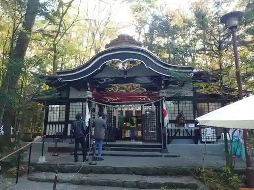 新屋山神社の本殿