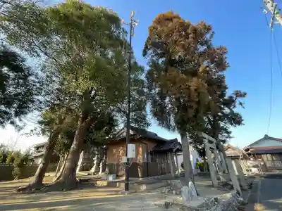 八雲神社(西肥留町)の{uncategorized: "未分類", other: "その他", undefined: "問題あり", building: "その他建物", grave: "お墓", sacred_gate: "鳥居", guardian: "狛犬", statue: "像", buddha: "仏像", history: "歴史", nature: "自然", garden: "庭園", animal: "動物", pagoda: "塔", temizu: "手水舎", mountain_gate: "山門・神門", sanctuary: "本殿・本堂", subordinate: "末社・摂社", art: "芸術", scenery: "景色", jizo: "地蔵", ema: "絵馬", goshuin: "御朱印", omikuji: "おみくじ", items: "授与品その他", amulet: "お守り", goshuincho: "御朱印帳", eats: "食事", festival: "お祭り", votive_dance: "神楽", shichigosan: "七五三参", wedding: "結婚式", experience: "体験その他", initially: "初詣", around: "周辺", anti_infection: "感染症対策"}