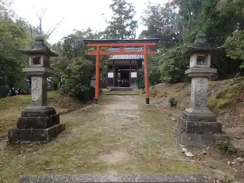 辛国社（東大寺境内社）の鳥居